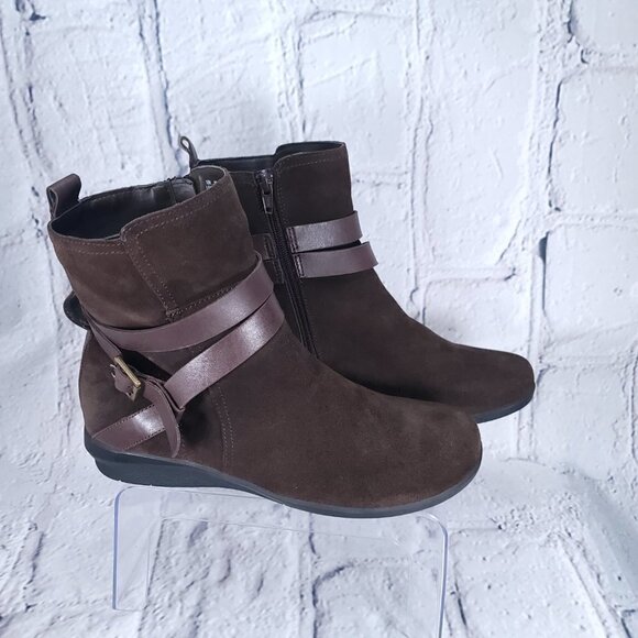 Array Brandy Womens Sz 10 Brown Suede Leather Ankle Boot Booties Classy Chic - Picture 11 of 11